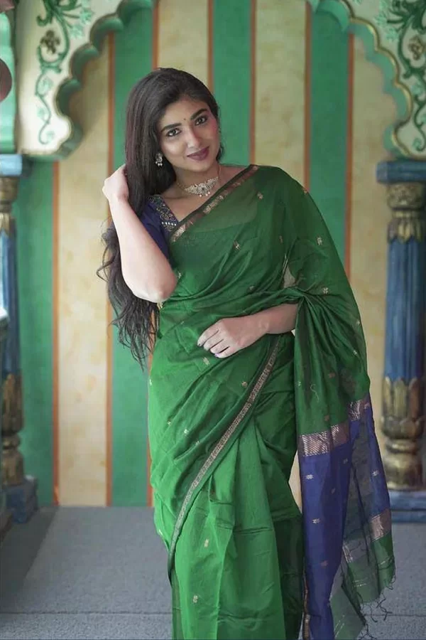 Green, Lilan Soft Cotton Saree – Elegant Lightweight Saree with Rich Weaving Blouse