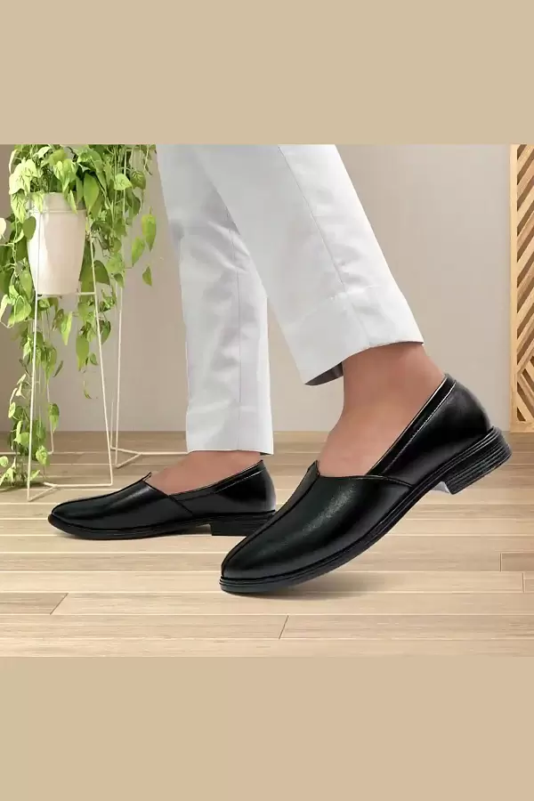 WUGO::Latest Stylish Men Nagra Shoes|Nagra Juttis/Rajsthani Juttis For Men's & Boys-MOC-NAGRA-BLK